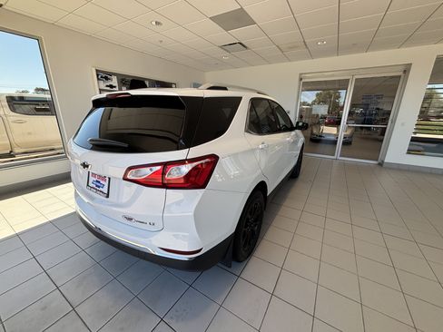 Used 2018 Chevrolet Equinox LT w/ Sun & Infotainment Package AWD/4WD image 7