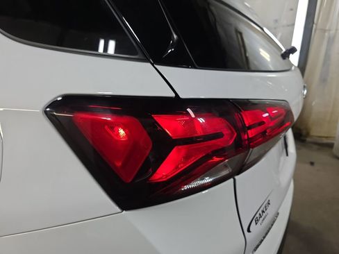 Used 2024 Chevrolet Equinox LT image 33