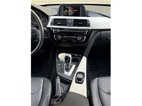 Used 2016 BMW 320i Sedan image 16