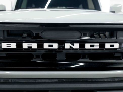 Used 2022 Ford Bronco Outer Banks w/ Sasquatch Package AWD/4WD image 24