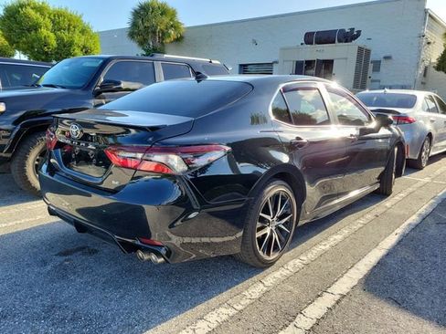 Used 2023 Toyota Camry SE FWD image 3