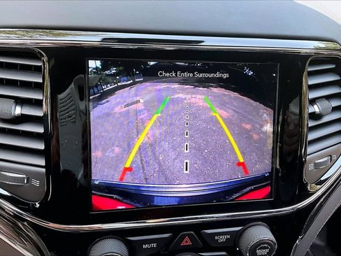 Used 2020 Jeep Grand Cherokee Summit AWD/4WD image 13