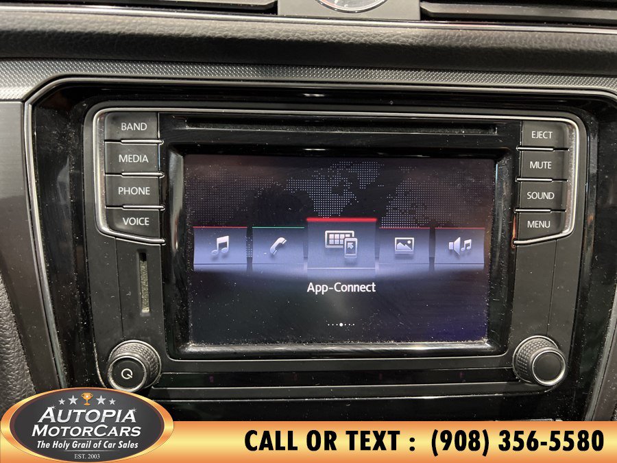 Used 2017 Volkswagen Passat 1.8T R-Line FWD image 32