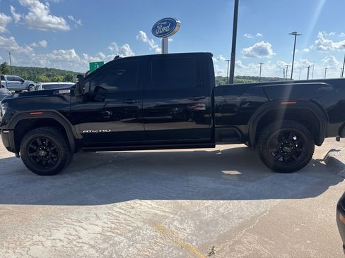 Used 2024 GMC Sierra 2500 AT4 w/ AT4 Premium Plus Package AWD/4WD image 6