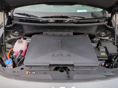Used 2024 Kia Niro Wave image 30