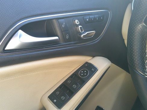 Used 2018 Mercedes-Benz CLA 250 image 32