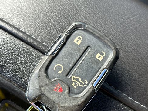 Used 2019 Chevrolet Silverado 1500 High Country w/ Technology Package image 38