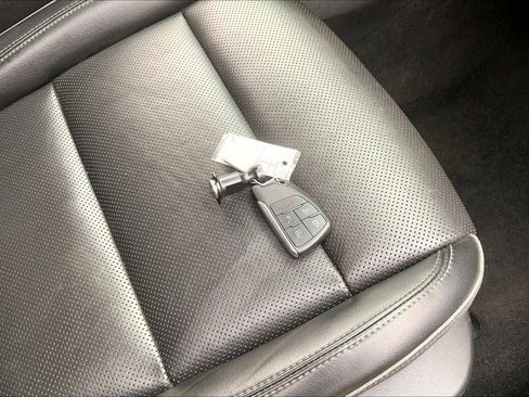 Used 2023 Buick Envision Essence image 15