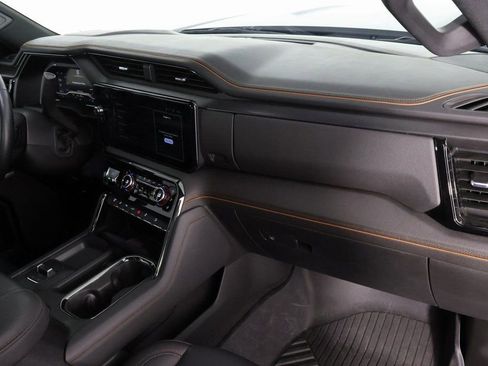 Used 2024 GMC Sierra 2500 AT4 w/ AT4 Premium Plus Package image 9