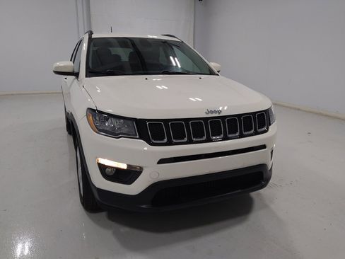 Used 2019 Jeep Compass Latitude w/ Popular Equipment Group AWD/4WD image 14