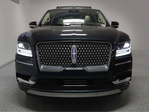Used 2021 Lincoln Navigator Reserve w/ Luxury Package image 2