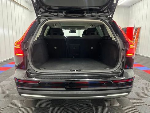 Used 2025 Volvo V60 B5 Cross Country Plus AWD/4WD image 4