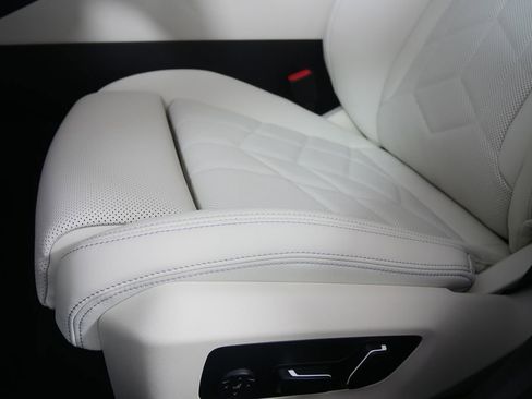 New 2026 BMW i5 eDrive40 w/ M Sport Package image 10