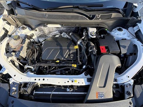 Used 2025 Chevrolet Trax LS image 27