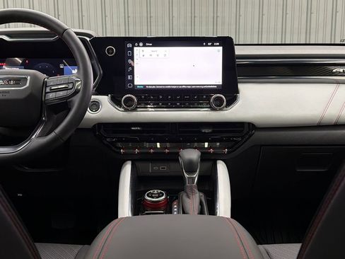 Used 2024 GMC Canyon AT4X image 22