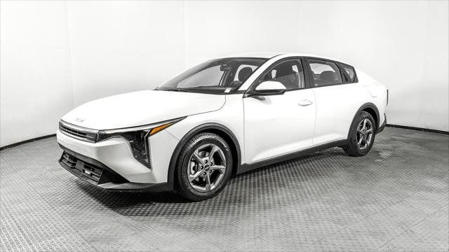 Used 2025 Kia K4 FWD image 2