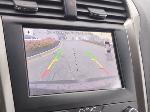 Used 2019 Ford Fusion SE image 29