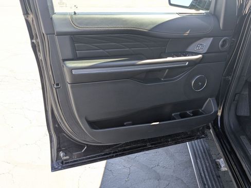 Used 2020 Ford Expedition Platinum AWD/4WD image 13