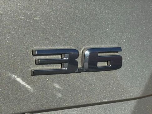 Used 2017 Cadillac XT5 Luxury w/ Driver Awareness Package image 10