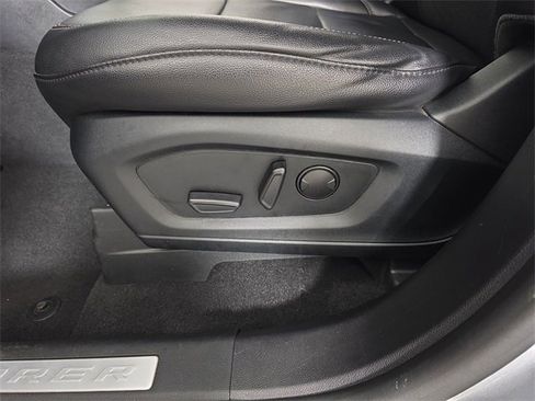 Used 2023 Ford Explorer Limited w/ Equipment Group 301A image 17