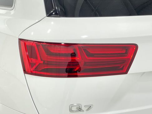 Used 2018 Audi Q7 3.0T Prestige w/ Prestige Package image 37