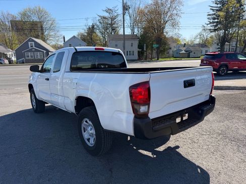 Used 2019 Toyota Tacoma SR AWD/4WD image 3