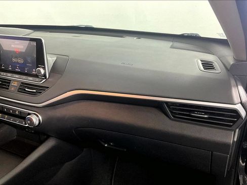 Used 2019 Nissan Altima 2.5 S FWD image 16