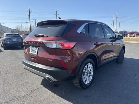 Used 2021 Ford Escape SE image 3