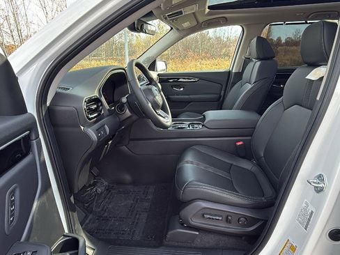 New 2025 Honda Pilot Touring image 26