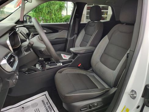 Used 2023 Chevrolet TrailBlazer LT AWD/4WD image 12