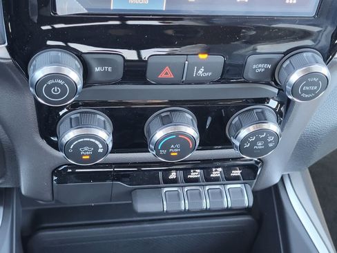 New 2026 RAM 1500 Express AWD/4WD image 19