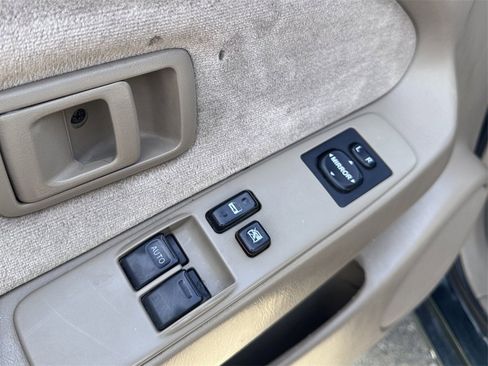 Used 2003 Toyota Tacoma 4x4 Xtracab V6 image 10