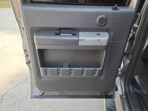Used 2011 Ford F250 Lariat w/ Lariat Interior Pkg image 28
