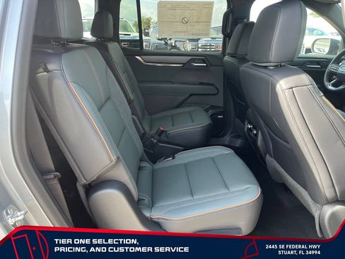 New 2026 GMC Acadia AT4 w/ Luxury Package AWD/4WD image 18