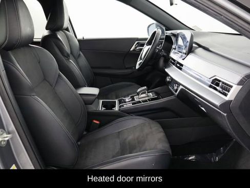 Used 2024 Mitsubishi Outlander SE Black Edition image 18