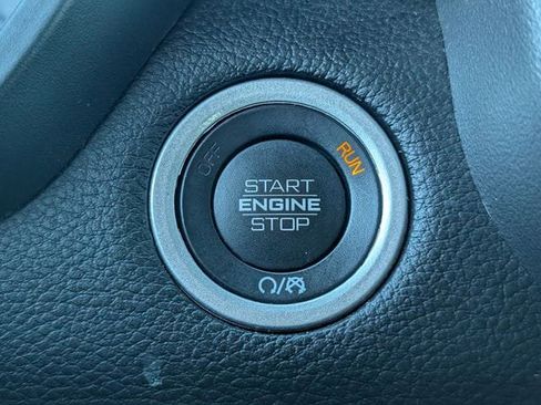 Used 2025 RAM 1500 Laramie image 21