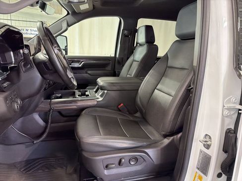 Used 2024 Chevrolet Silverado 3500 LTZ w/ LTZ Convenience Package AWD/4WD image 5