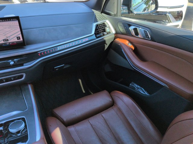 Used 2025 BMW X5 sDrive40i w/ M Sport Package RWD image 17