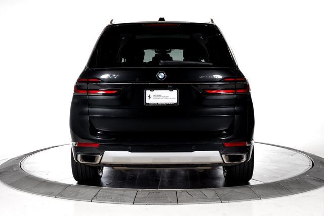 Used 2024 BMW X7 xDrive40i w/ Premium Package AWD/4WD image 4