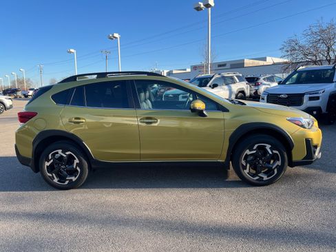 Used 2022 Subaru Crosstrek 2.5i Limited w/ Moonroof Package 2 image 8