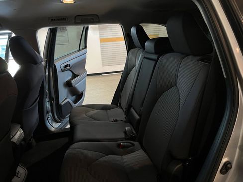 Used 2025 Toyota Highlander LE image 41