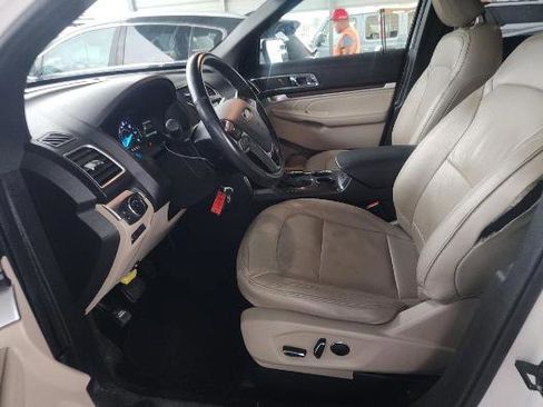 Used 2018 Ford Explorer Limited image 9