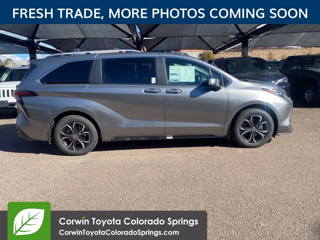 Used 2026 Toyota Sienna Platinum AWD/4WD image 9