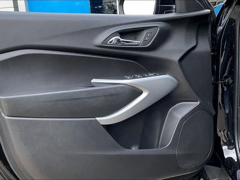 Used 2025 Chevrolet Trax RS w/ Driver Confidence Package image 21