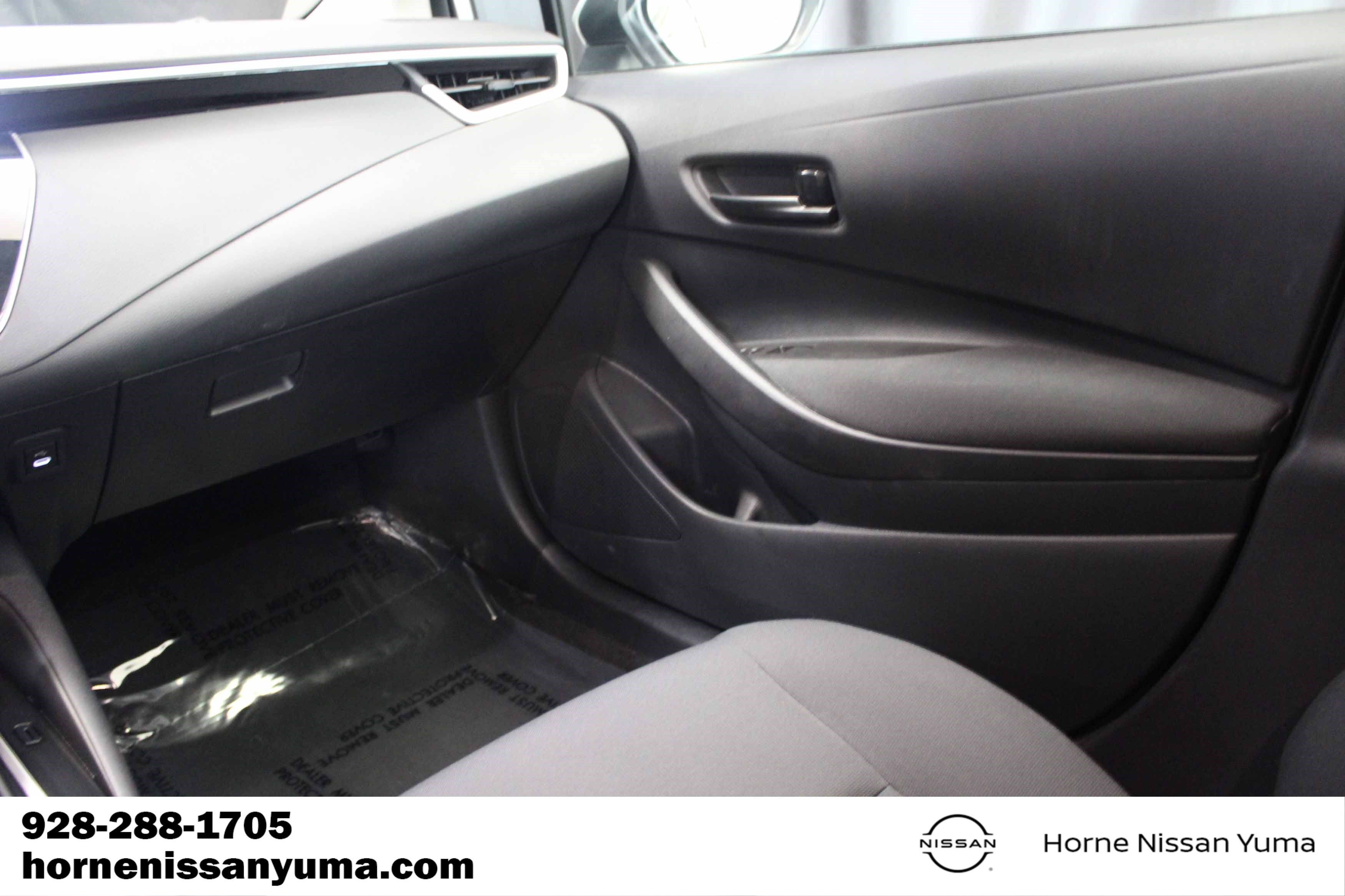 Used 2025 Toyota Corolla LE FWD image 9