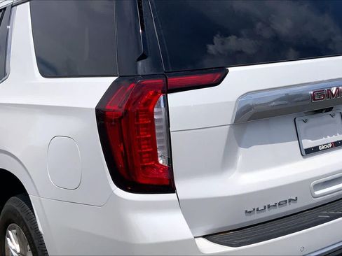 Used 2021 GMC Yukon Denali w/ Advanced Technology Package RWD image 29