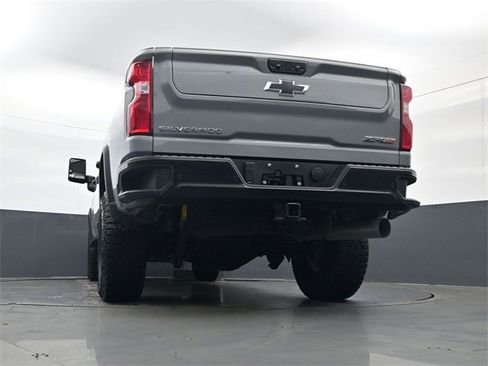 Used 2024 Chevrolet Silverado 2500 ZR2 w/ Technology Package image 26