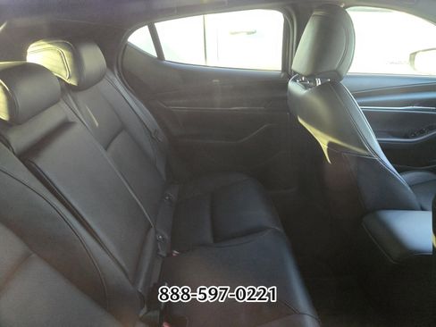 Used 2021 MAZDA MAZDA3 s image 8