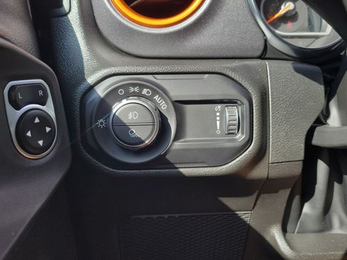Used 2023 Jeep Gladiator Mojave w/ Cold Weather Group AWD/4WD image 28