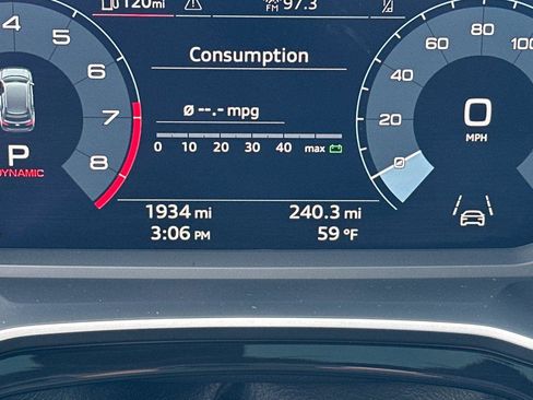 Certified 2025 Audi Q3 2.0T Premium w/ Convenience Package image 27